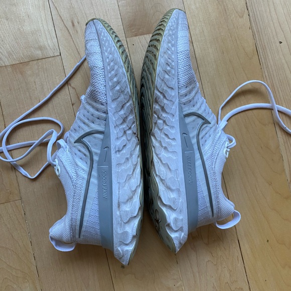 Nike React Flyknit 2 Sneakers - Picture 8 of 9